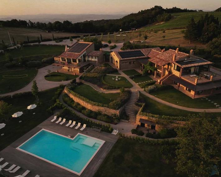 Villa per 29 persone, con giardino e piscina nonché sauna e panorama, con animali domestici - 1