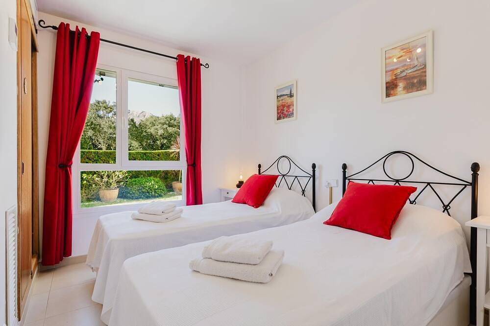 Entire apartment, Garden Apartment in Bellresguard, Steps from the Pine Walk in Port de Pollença, Pollença