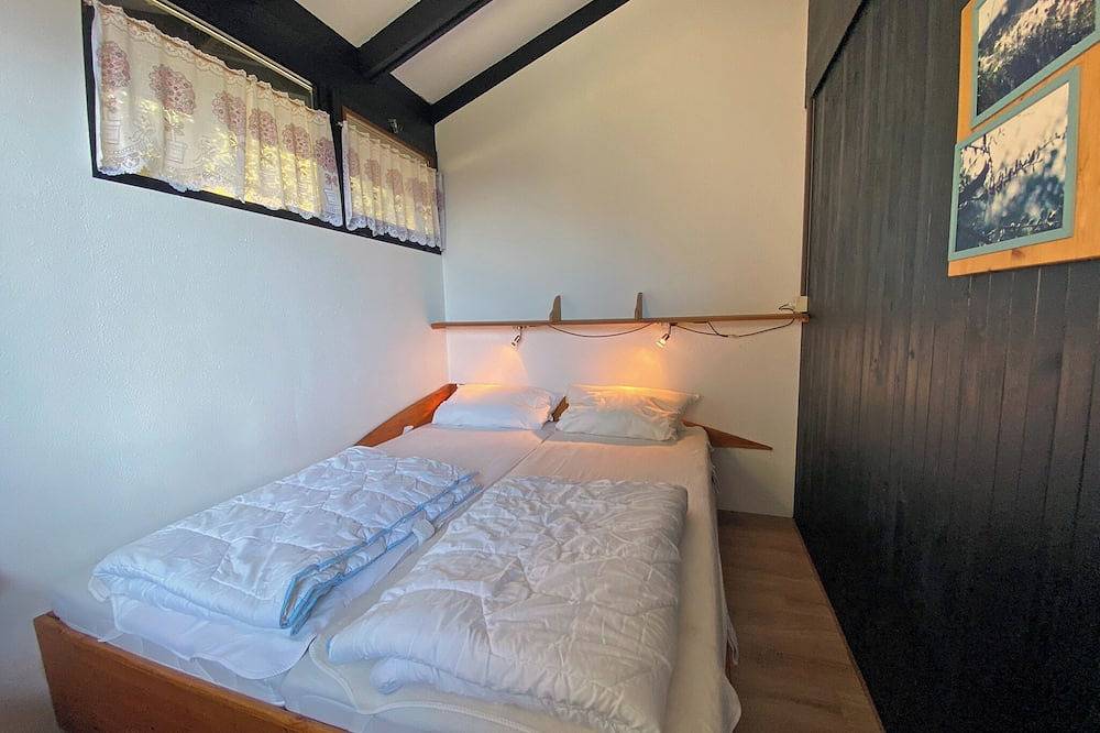 Ganze Wohnung, Ferienhaus für bis zu 5 Personen mit Pool in Tignale, Gardasee-Berge