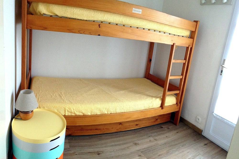 Location La Noue à petit prix à 250m mer et à 400m centre village - 4 pers max in Sainte-Marie-de-Ré, Île de Ré
