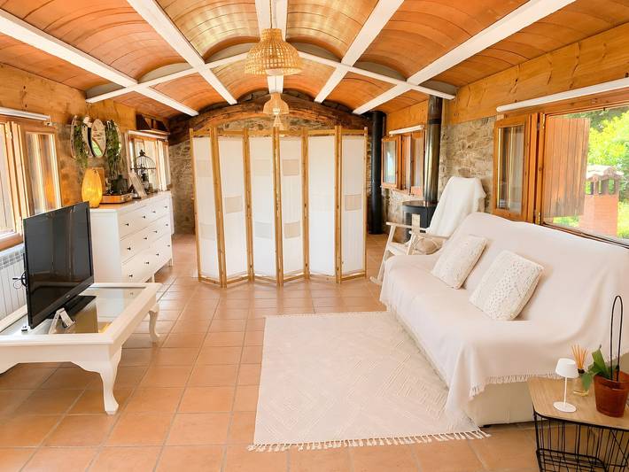 Ganze Wohnung, Les Golfes · Ländliches Loft mit Talblick in Susqueda, Girona Provinz