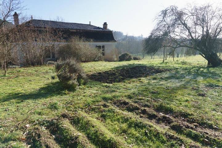 Gîte pour 2 personnes, avec Terrasse ainsi que Jardin et Vue à Saint-Front-de-Pradoux - 4