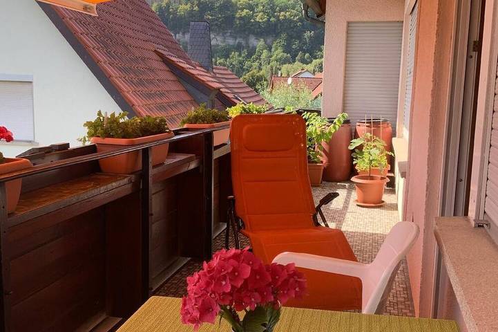 Ferienwohnung für 3 Personen, mit Pool und Garten - 1
