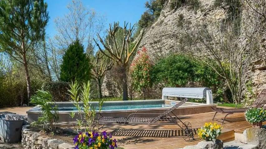Appartement de vacances pour 5 personnes, avec jardin et piscine, animaux acceptés