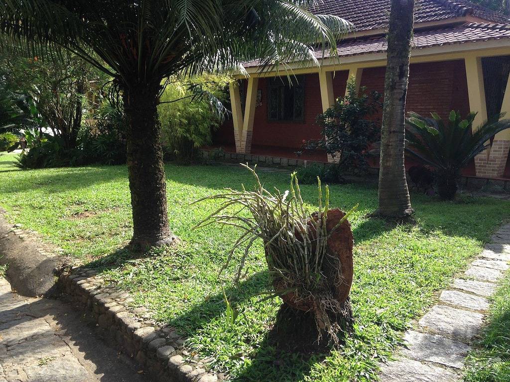 Schöne und angenehme Seite von Guedes mit 3000m2, möbliert, Parkplatz, sicher in Guapimirim, Rio de Janeiro (Bundesstaat)