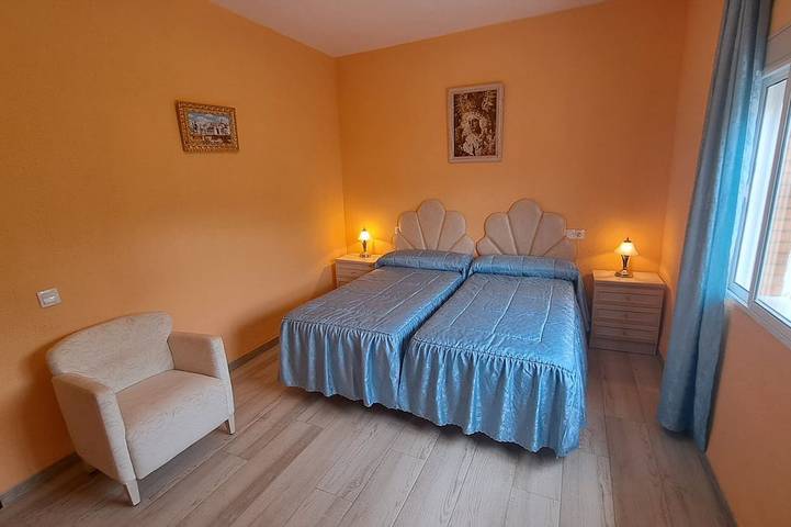 A 10 minutos de Sevilla. Chalet independiente, con piscina y muy tranquilo in Alcalá de Guadaíra, Provincia de Sevilla