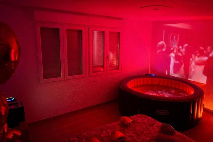 Gîte pour 4 personnes, avec jacuzzi dans Office De Tourisme De Montelimar - 2