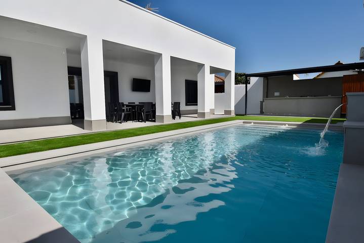 Maison de vacances pour 16 personnes, avec jardin à Chiclana de la Frontera