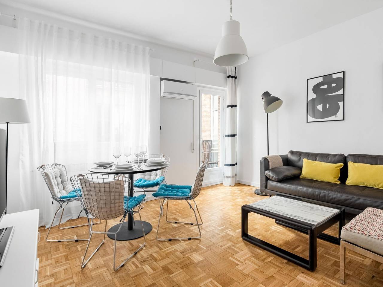 Entire vacation apartment, Charming La Latina Life - Temporary Stays with Balcony in Centro (Madrid), Madrid