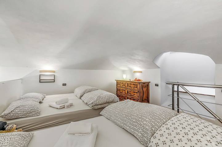 Ganze Wohnung, Le Bon Bon Rose Alpine Retreat for 4, Cesana Torinese, Italy in Cesana Torinese, Via Lattea