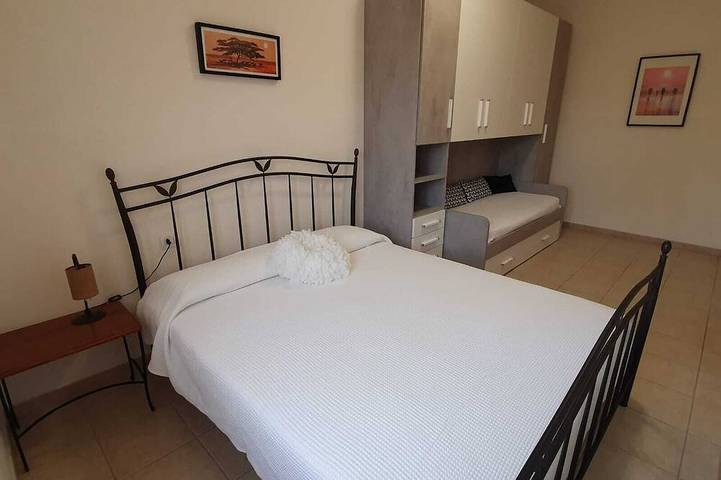 Appartamento intero, Tre appartamenti in Villa con giardino  vicino al mare in Vieste, Gargano