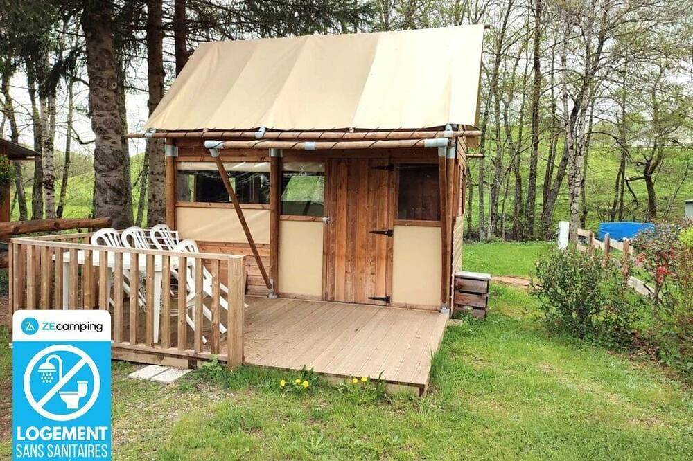 Camping 2 étoiles - ccbgade in La Tour-d'Auvergne, Parque Natural Regional Volcans d'Auvergne