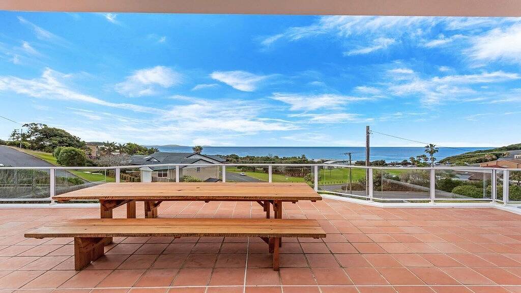 Sun, Sand, Beachside house with magical views. in Forster, New South Wales