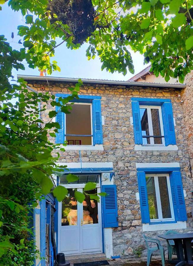 Location de vacances pour 5 personnes, avec terrasse et jardin, animaux acceptés à Craponne-sur-Arzon - 4