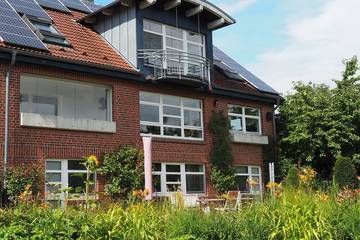 Ferienwohnung für 6 Personen, mit Whirlpool und Terrasse sowie Garten in Eutin