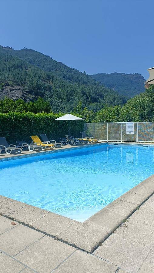 Maison d’hôte pour 4 personnes, avec vue et piscine ainsi que balcon et vue sur le lac dans Gerês - 2