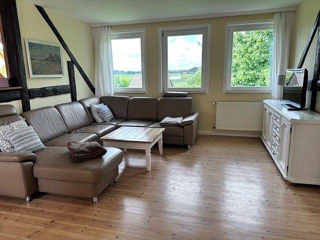 Ganze Wohnung, Geräumige Landferienwohnung mit Balkon und Garten in ruhiger Lage in Danneborth in Carinerland, Neubukow-Salzhaff