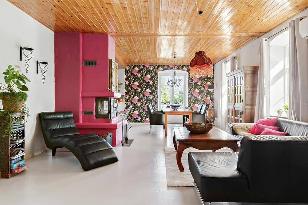 Beautiful house in a viking village in a little cozy town between 2 castles, in Eslöv, Skane