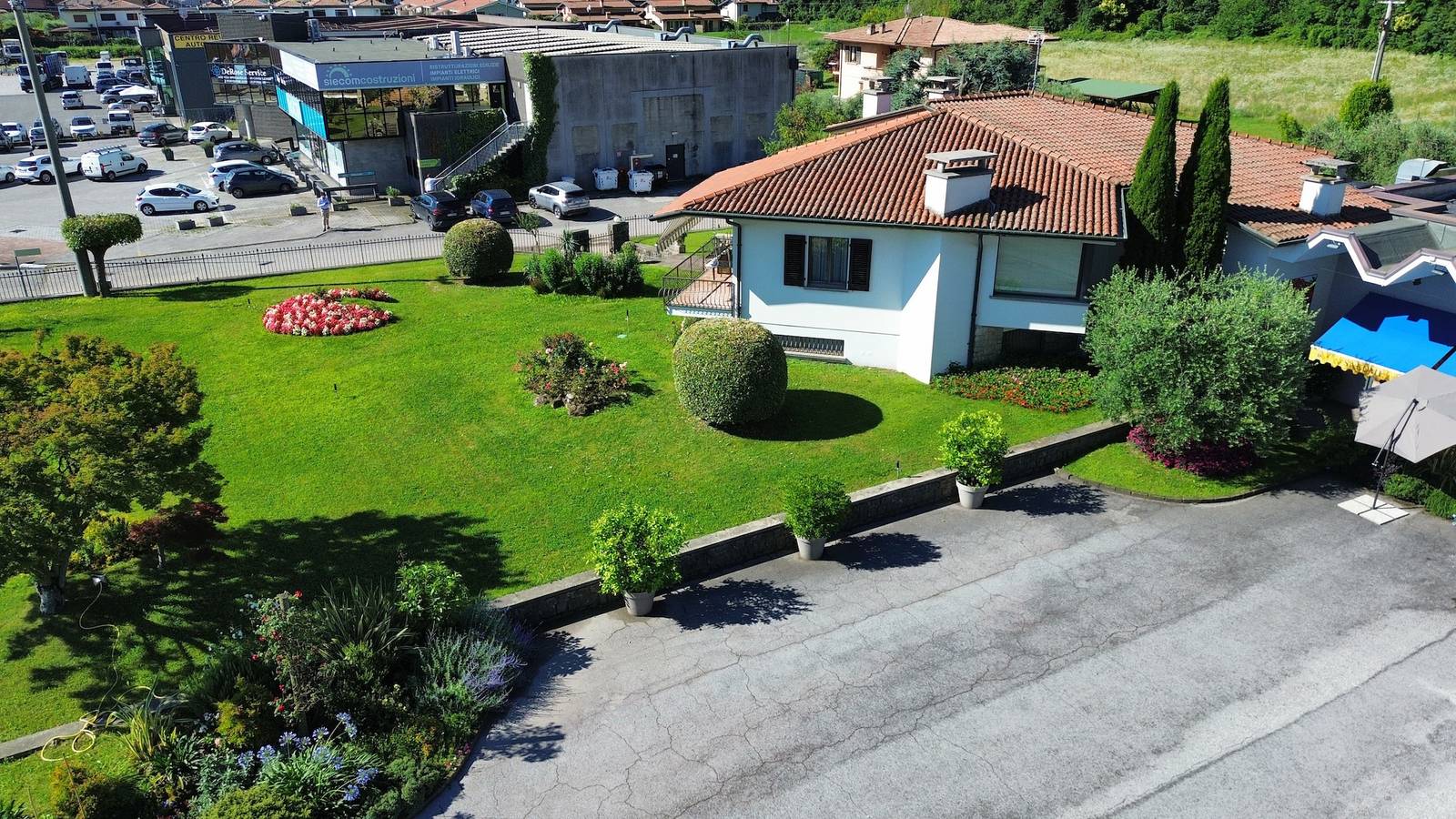 Villa Fiorita with private olive groove Bookinggar in Puegnago sul Garda, Gardasee-Berge