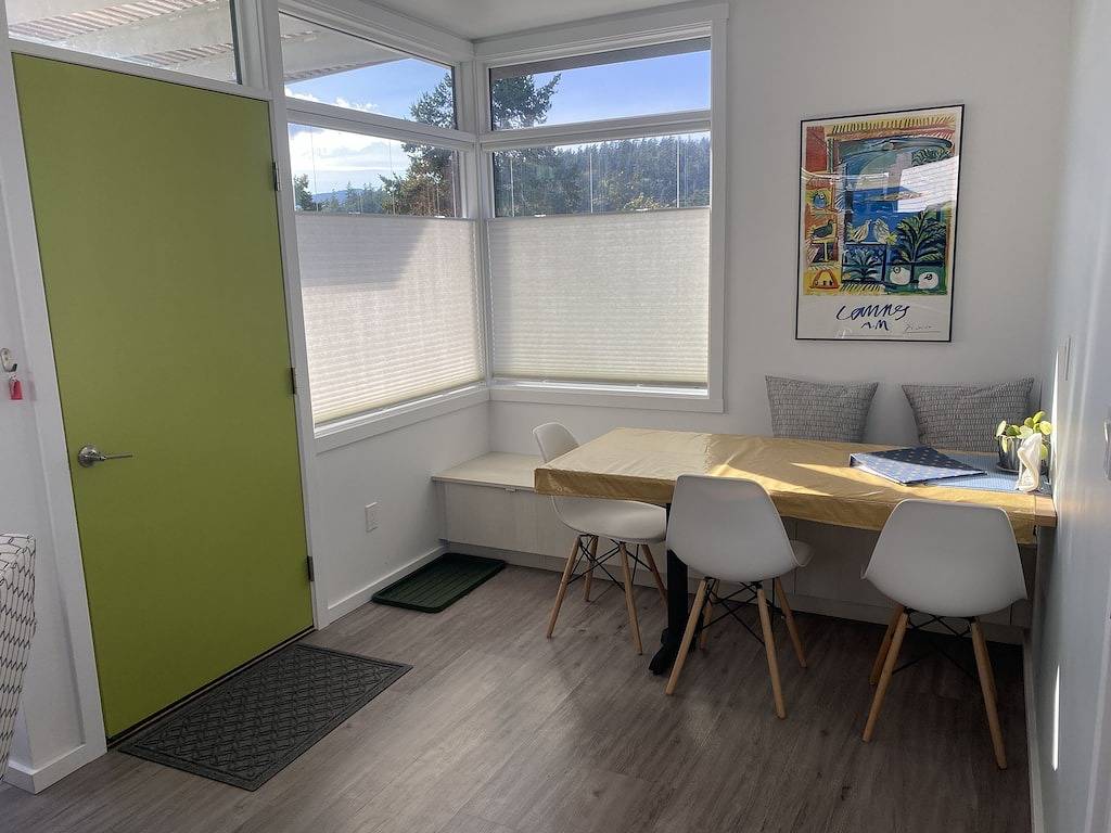 Modern home in the Heart of Eastsound Village - Walk to Shops, Cafes, & Beaches in Orcas Island