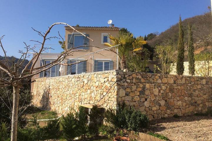 Cottage pour 6 personnes, avec terrasse et jardin à Castillon