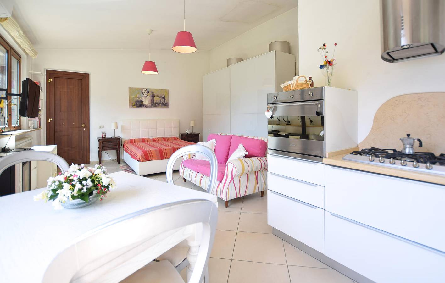 Appartamento intero, Accogliente rifugio urbano: AC, TV via cavo, Parcheggio, WiFi - Camaiore in Camaiore (Toscana), Riviera Toscana