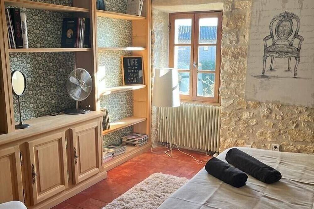 A 15 min d'Uzes, Magnifique Mas Avec Piscine Et Jardin, Chambres Climatisees in Blauzac, Région de Nîmes