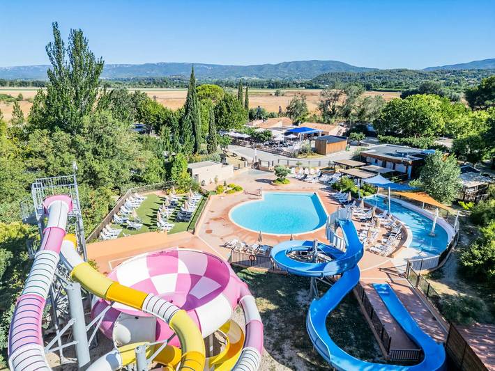 Camping pour 4 personnes, avec Terrasse