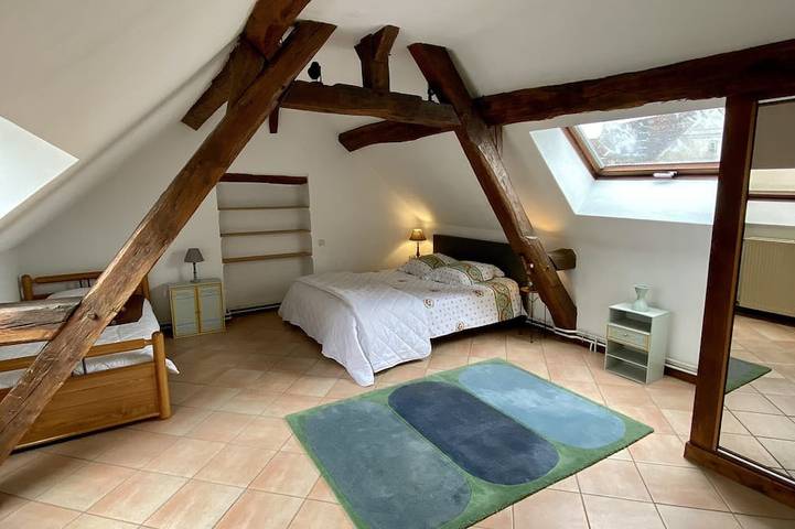 Domaine Les Hauts Pres / Propriété de charme au pied des vignes in Villaines-les-Prévôtes, Région de Montbard