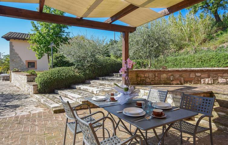 Gîte pour 5 personnes, avec terrasse ainsi que piscine et jardin, animaux acceptés à Gualdo Cattaneo - 4