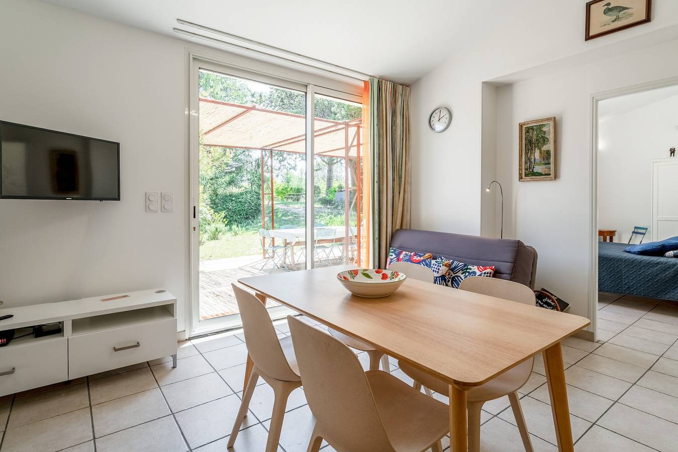 Appartement entier, Gîte 'Romarin' avec vue sur la montagne, Wi-Fi et climatisation in Entrechaux, Parc naturel régional du Mont-Ventoux