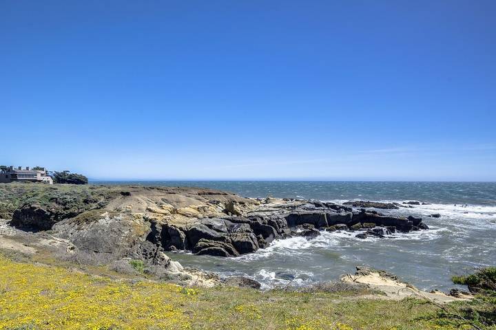 Vacation rental for 7 people, with sauna and hot tub as well as terrace and pool in Wine Country