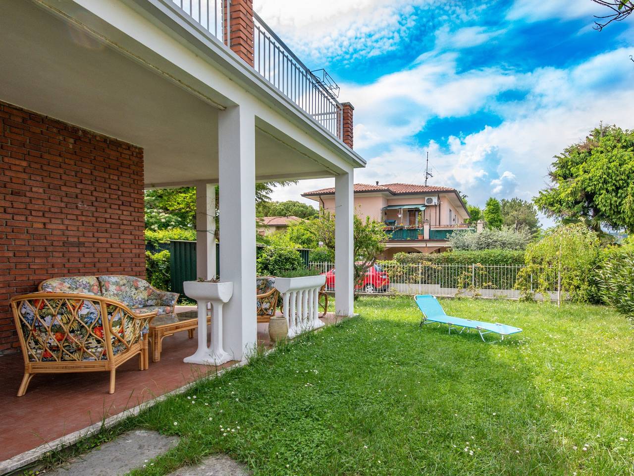 Graziosa casetta a pochi metri dalla spiaggia della romantica di Manerba in Manerba del Garda, Prealpi Gardesane