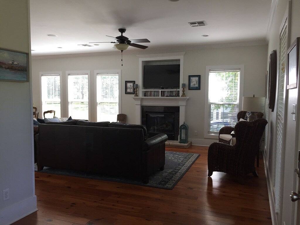 Wunderschön eingerichtetes Haus, einen halben Block vom Strand und einen kurzen Spaziergang von der Innenstadt von Bay St. entfernt. Louis. in Bay St. Louis, Mississippi Gulf Coast