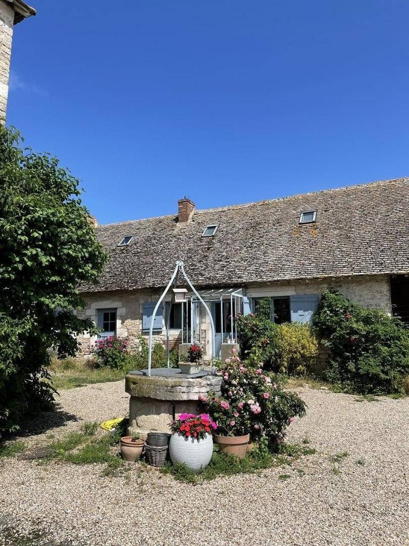 La Cour Basse in Lux, Région de Chalon-sur-Saône