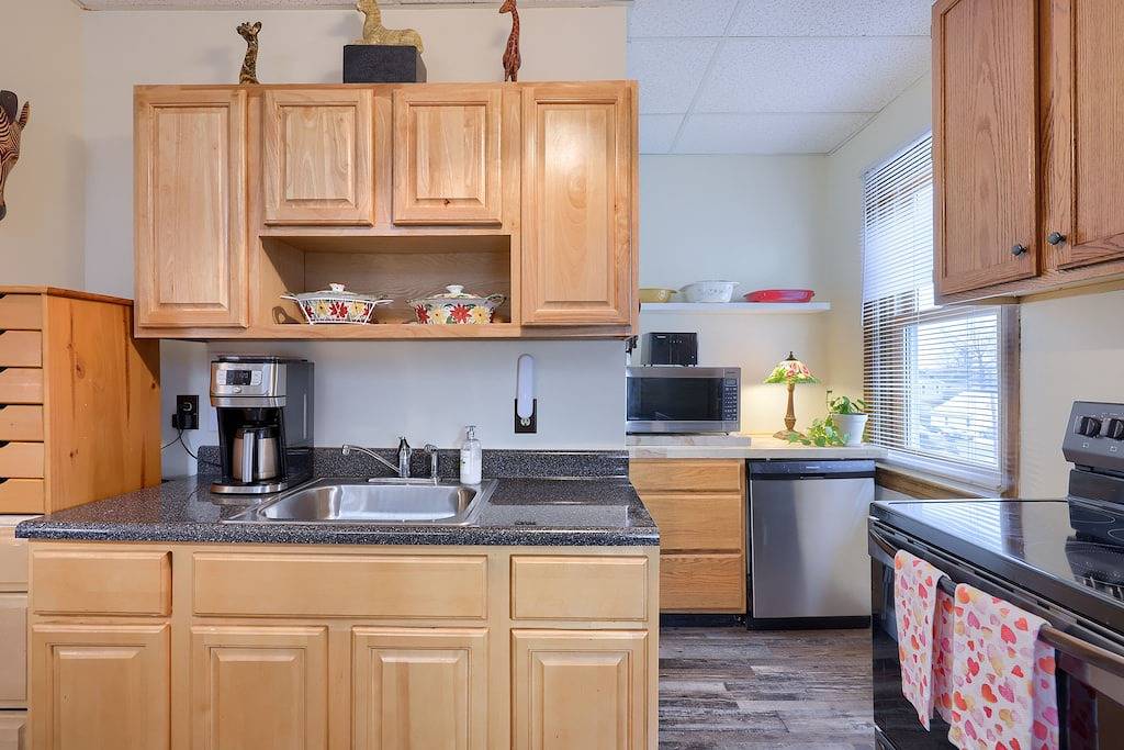 Spacious 1 Br Stratton House: A Cozy Downtown Stay Backing to Culp's Hill in Gettysburg, Adams County (PA)