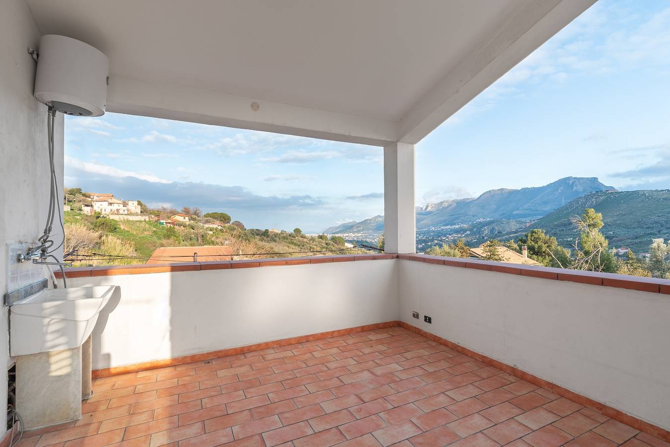 Appartamento "In Villa Marlory" con vista mare, 2 terrazze private e Wi-Fi in Monreale, Provincia di Palermo