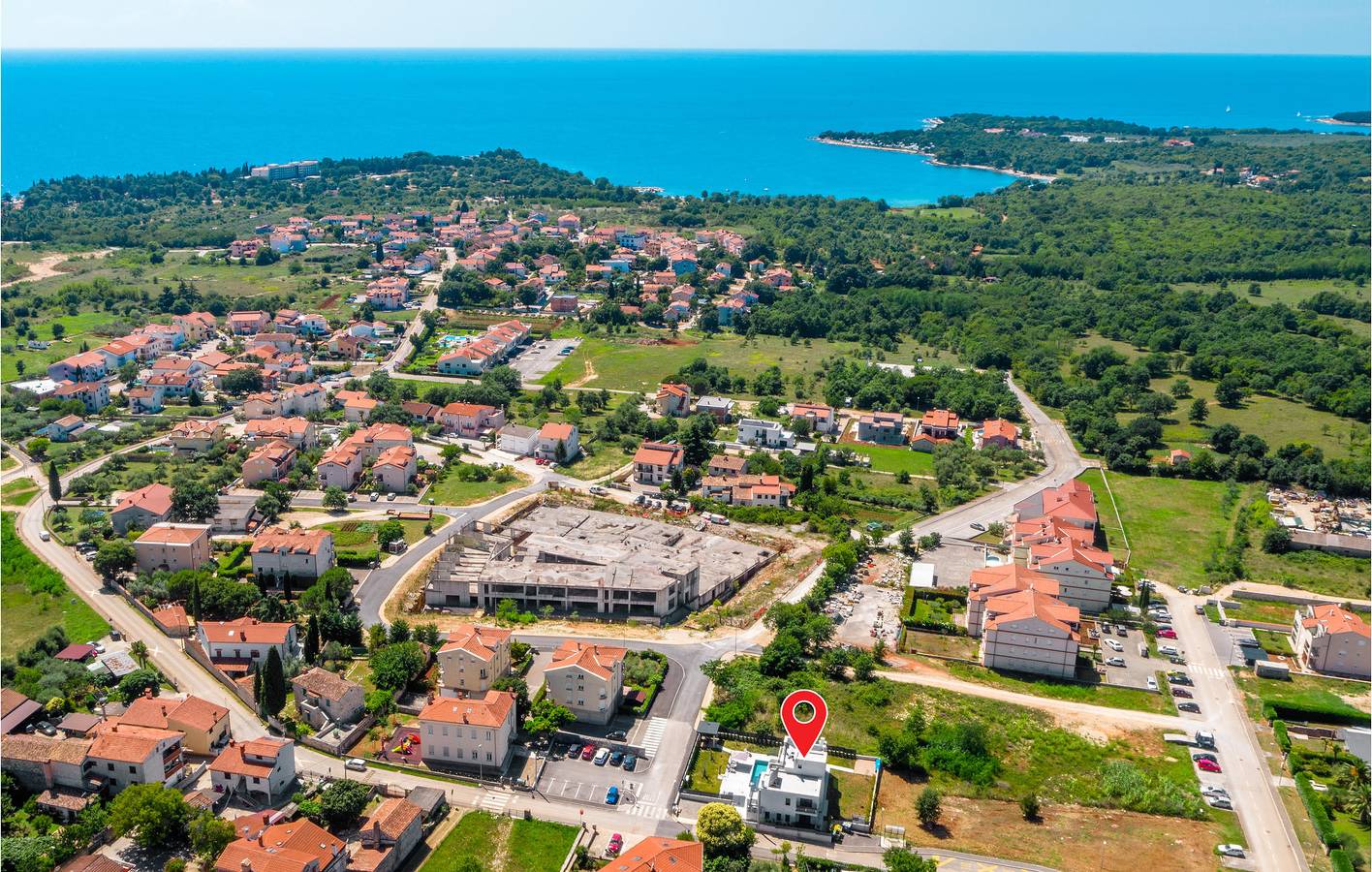 Apartment am Meer mit Pool, Terrasse und WLAN – 2,5 km vom Strand entfernt in Poreč, Grad Poreč