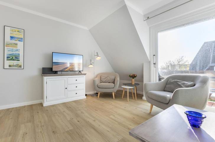 Ganze Wohnung, Helle, strandnahe 3-Zimmer Ferienwohnung mit ca. 65 m², für bis zu 4 Personen in Nordfriesische Inseln (Schleswig-Holstein) (Schleswig-Holstein), Wenningstedt