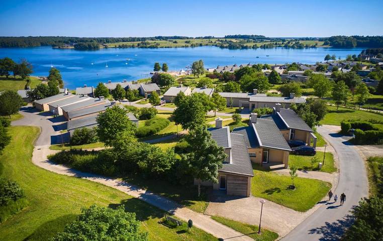 Parc de vacances pour 6 personnes, avec jacuzzi ainsi que sauna et terrasse, animaux acceptés à Froidchapelle - 4