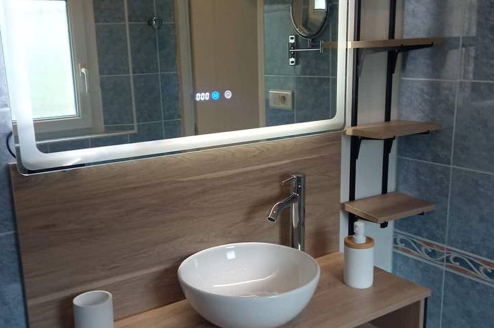 Gîte pour 3 personnes, avec jardin ainsi que piscine et terrasse à Eygalières - 3