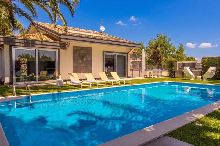 Villa per 8 persone, con Balcone/Terrazza a Sant'Anna (Catane)
