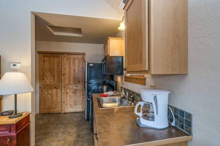 Vacation rental for 2 people, with terrace and hot tub in Lake Pend Oreille