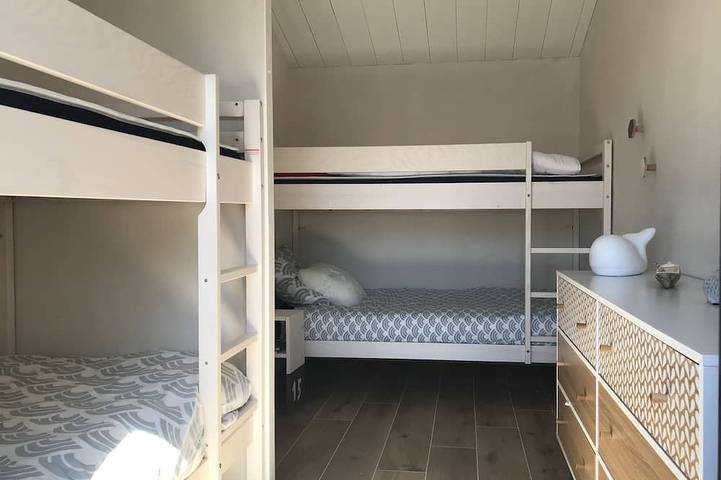 Location de vacances pour 8 personnes, avec jardin et terrasse dans Plage des Sableaux - 2