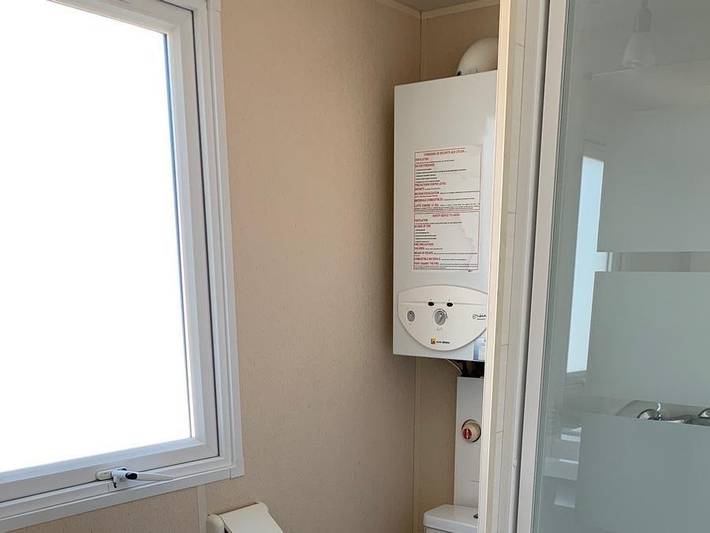 Camping du Petit Pont - Mobilheim 4 personen - 20m² + Überdachte Holzterrasse 8m². 2/4 Pers. in Arvert, Côte de Beauté