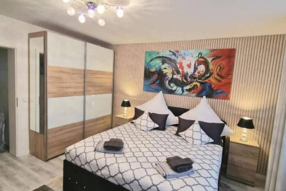 Entire apartment, Family freundliche geräumige Design-Wohnung mit Balkon im Zentrum - Apolonialiving in Karlsruhe, Rhine Plain