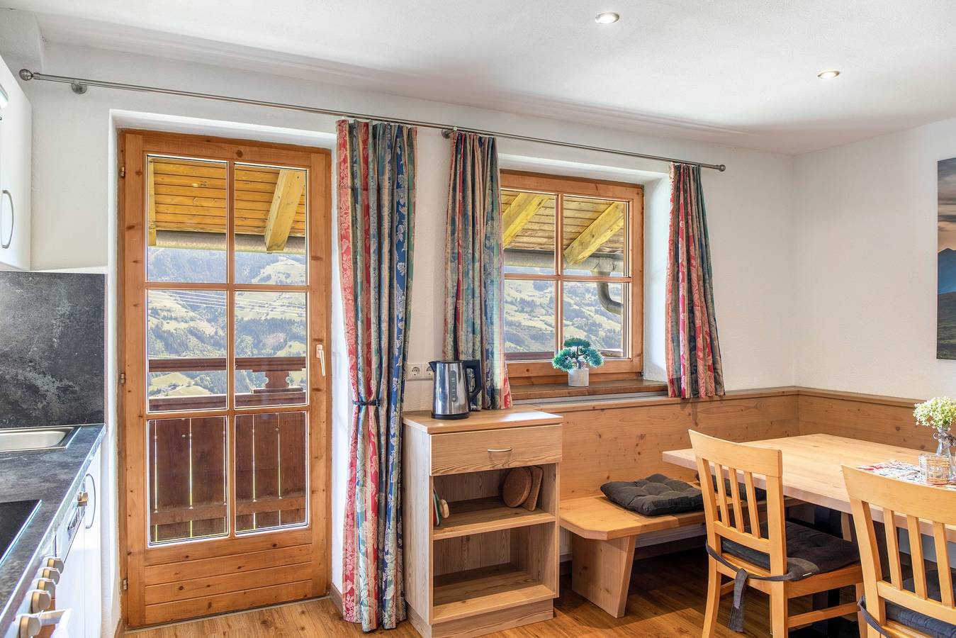 Apartamento entero, Apartamento 'Raner Hof' con vistas a la montaña, terraza compartida y Wi-Fi in Tux Alps, Aschau im Zillertal