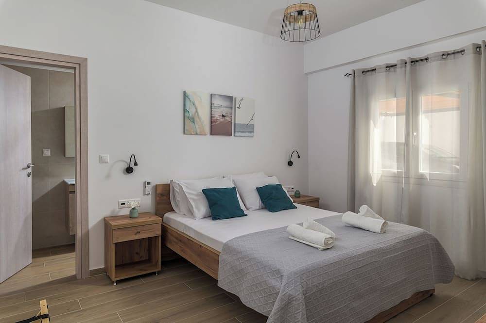 Windless Seaview Villa, with Pool & Hot Tub in Achlia, Lasithi