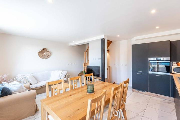 Gîte pour 4 personnes, avec terrasse dans Machilly