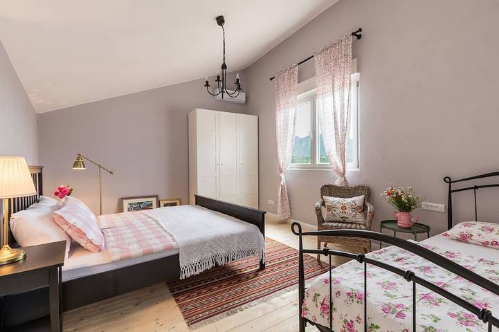 Villa für 26 Personen, mit Whirlpool und Garten sowie Sauna in Split-Dalmatien - 2